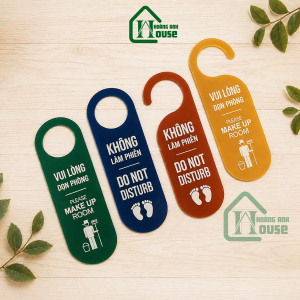 thẻ treo cửa phòng khách sạn