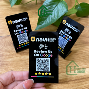 mã qr để bàn mica