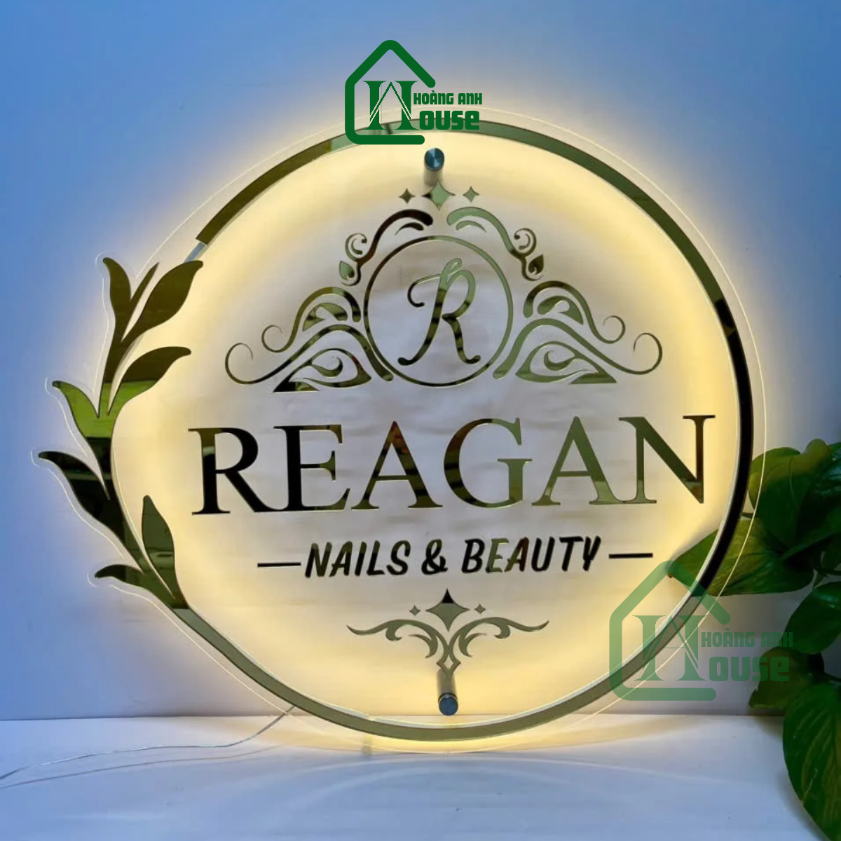 Biển Logo Nails & Beauty