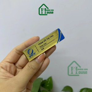xưởng làm ghim cài áo